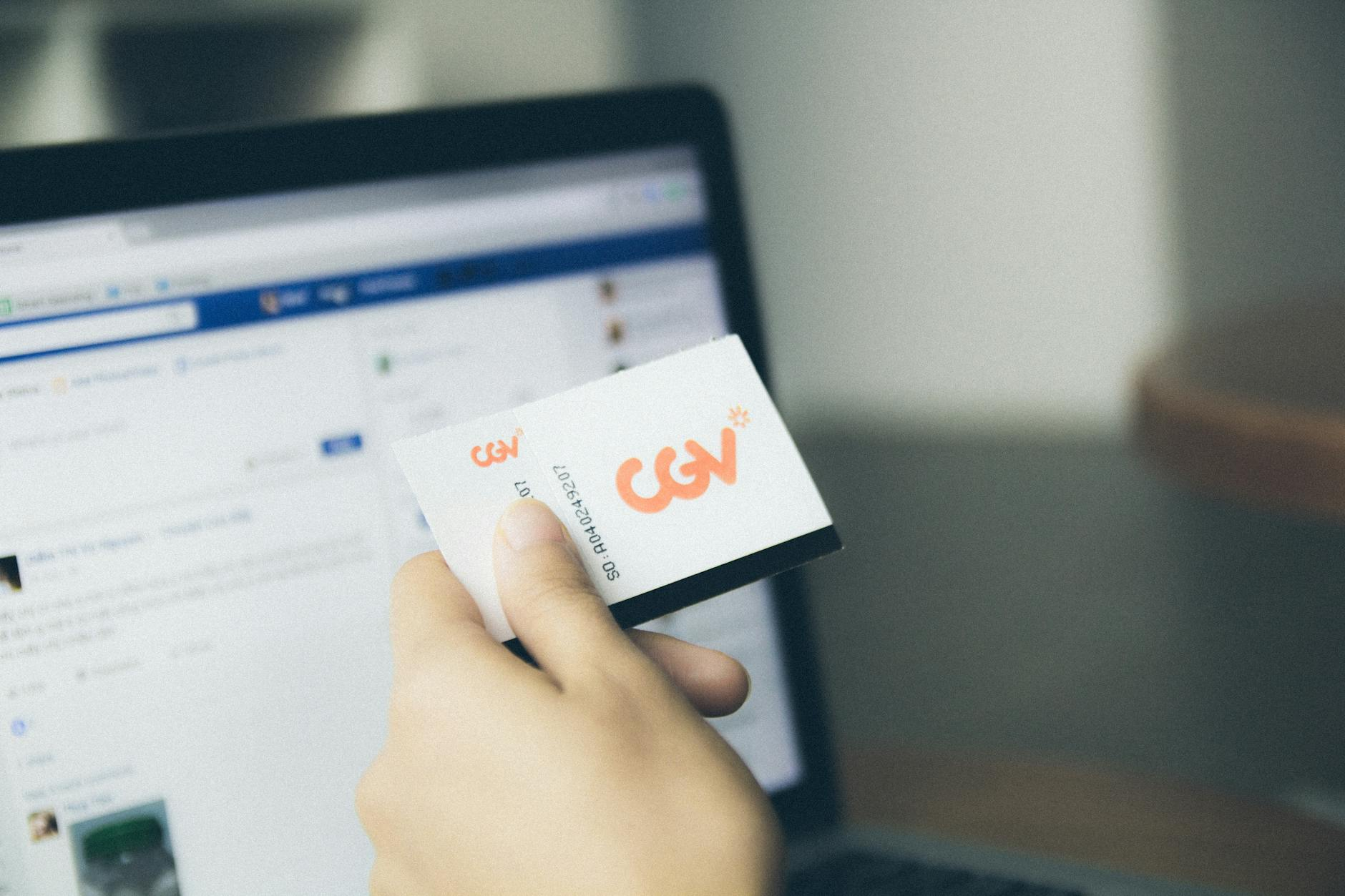 How to Check a Gift Card Balance Safely